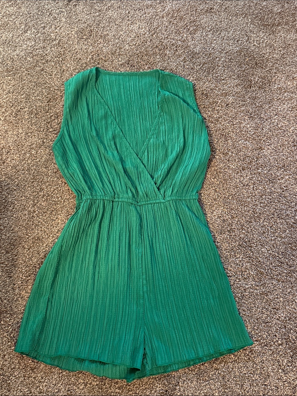 Women's Green V-Neck romper Sleeveless Pleated
